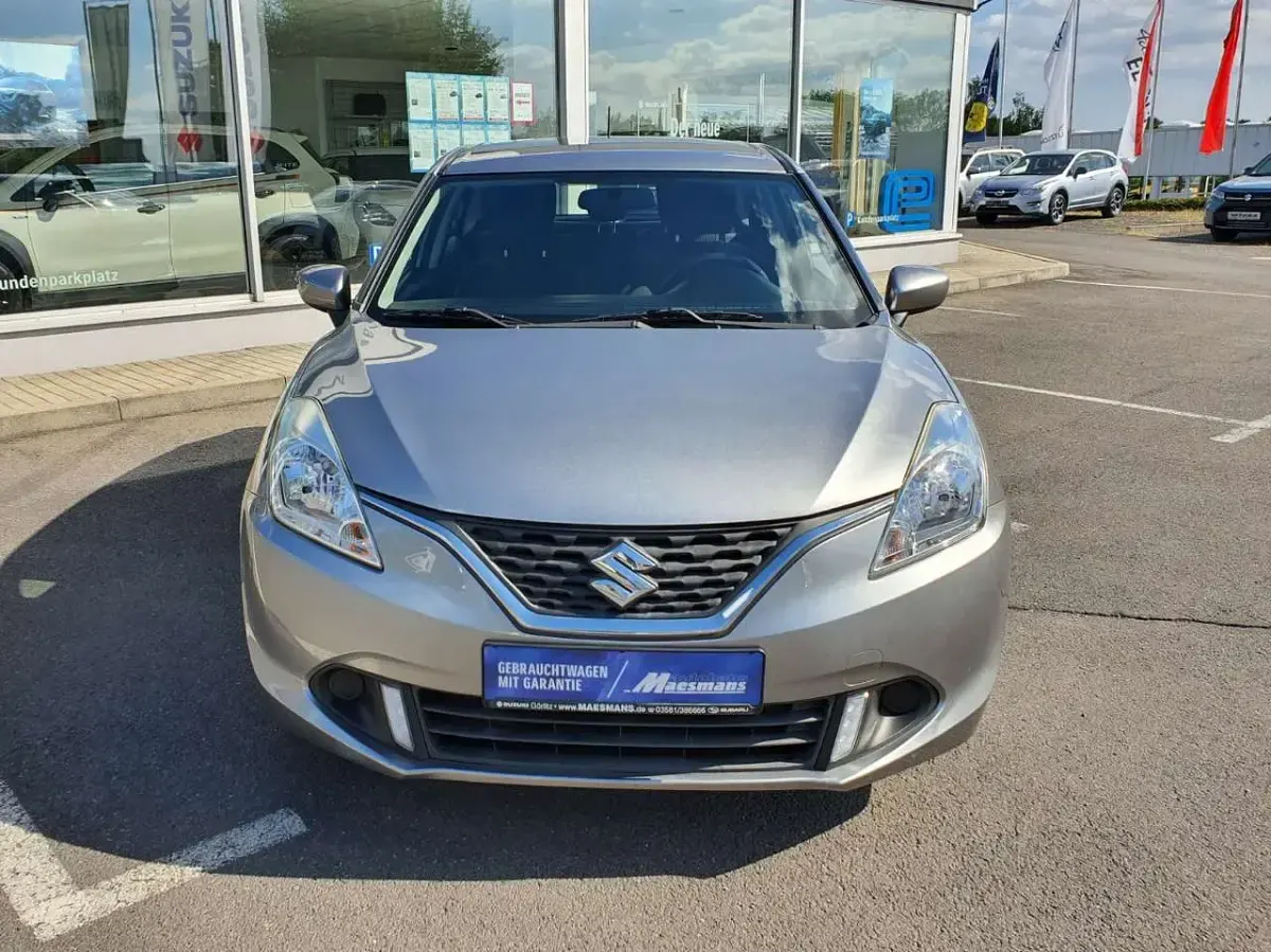 Gebraucht Suzuki Baleno Club 90 PS (66 kW) 2019 Premium silver metallic Kleinwagen
