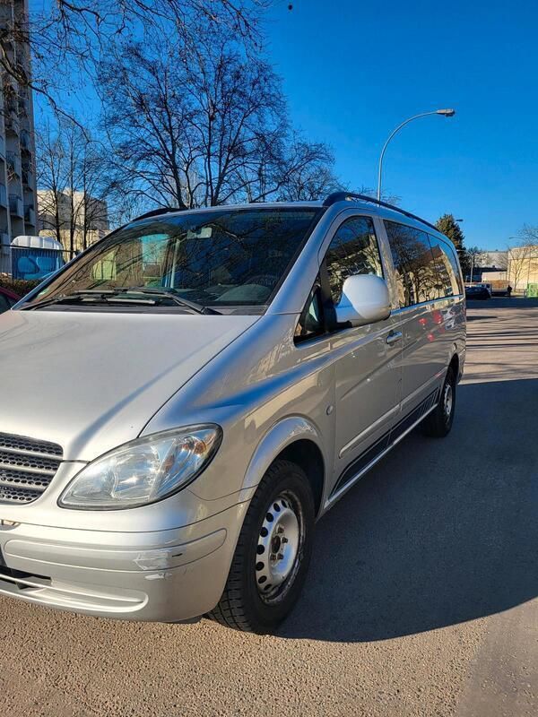 Silber Gebraucht 2009 Mercedes Vito Van / Kleinbus | 10.500 € - Bild 1/4