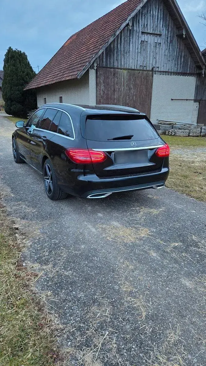 Gebraucht Mercedes C300 245 PS (180 kW) 2019 Schwarz Kombi