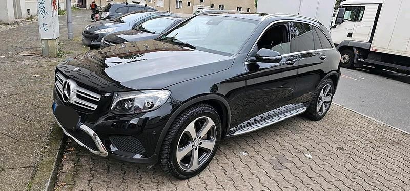 Gebraucht Mercedes GLC250 204 PS (150 kW) 2016 Schwarz Limousine