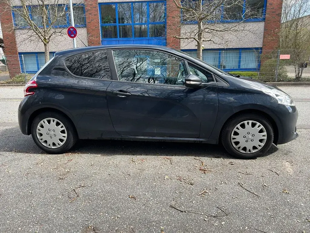 Gebraucht Peugeot 208 Access 68 PS (50 kW) 2015 Kleinwagen