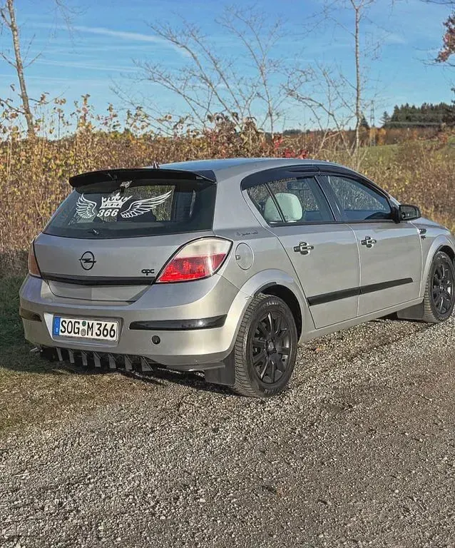 Gebraucht Opel Astra 105 PS (77 kW) 2005 Silber Limousine