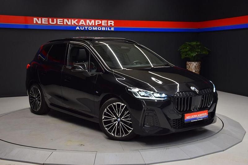 Schwarz Gebraucht 2024 BMW 218 Active Tourer M Sport Van / Kleinbus | 29.490 € (Fairer Preis) - Bild 1/4