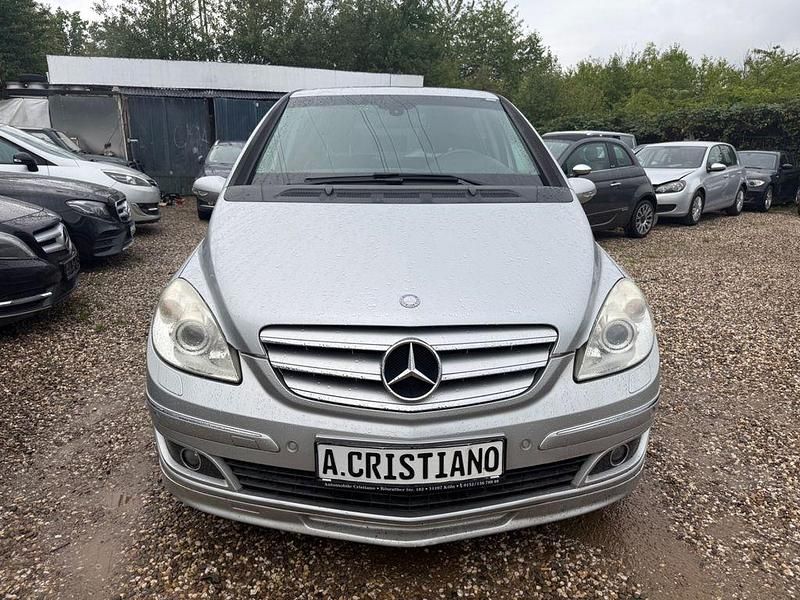 Silber Gebraucht 2006 Mercedes 200 Limousine | 5.299 € (Superpreis) - Bild 1/4