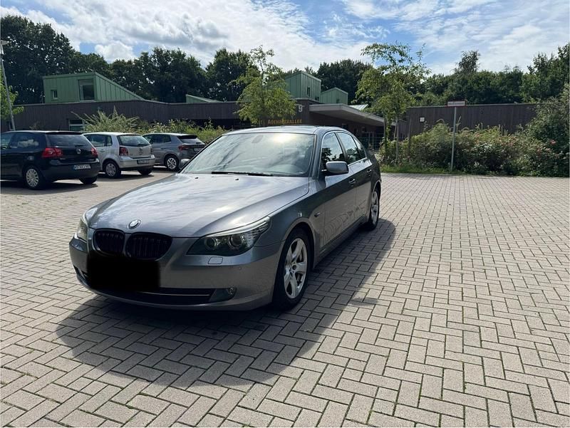 Grau Gebraucht 2007 BMW 525 Sport Line Limousine | 6.000 € (Fairer Preis) - Bild 1/4