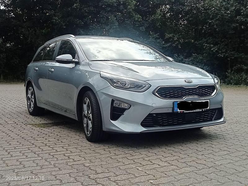 Grau Gebraucht 2019 Kia Ceed Sportswagon 2 Kombi | 18.900 € (Fairer Preis) - Bild 1/4