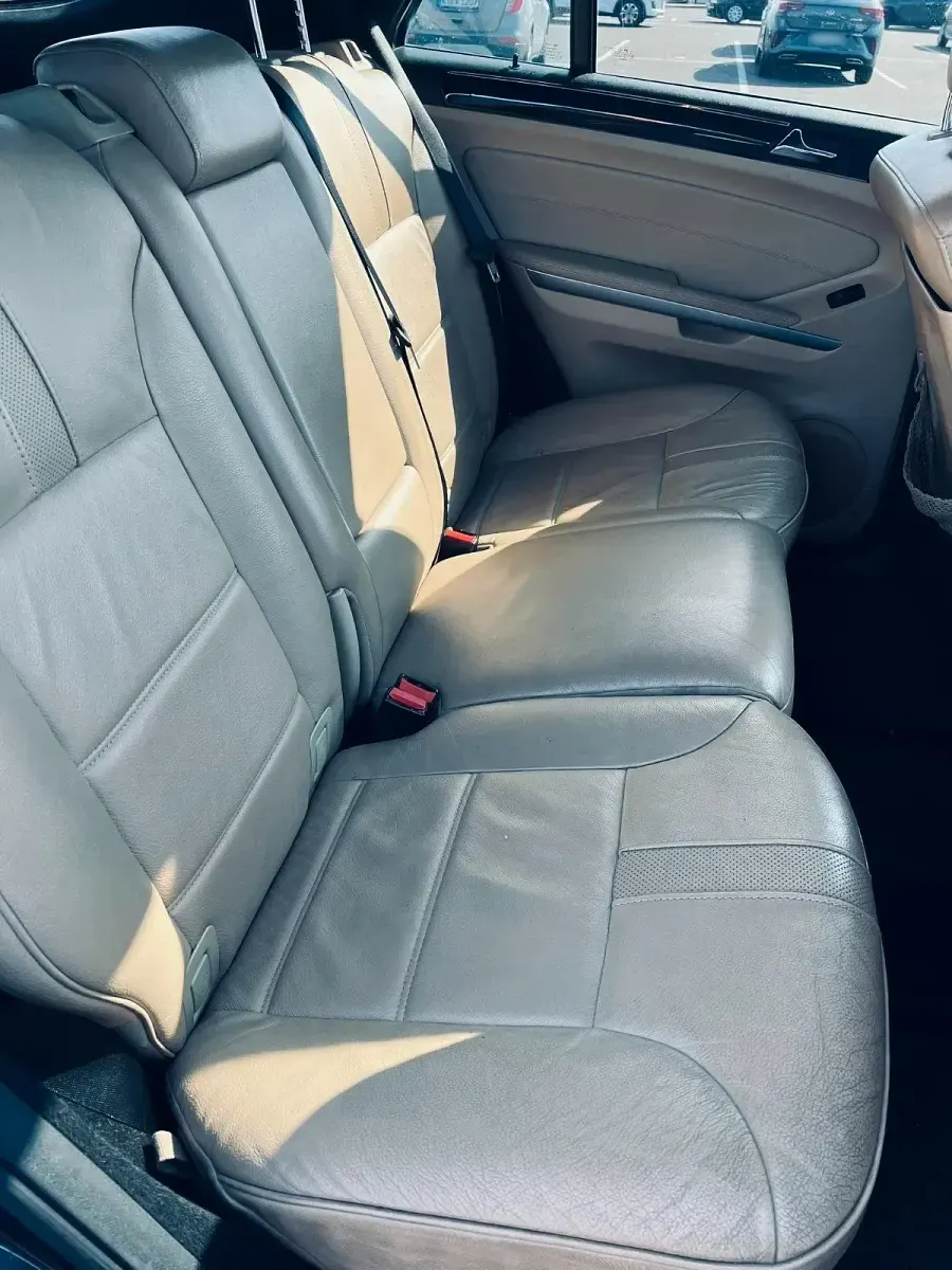 Gebraucht Mercedes ML350 231 PS (169 kW) 2010 Grau SUV