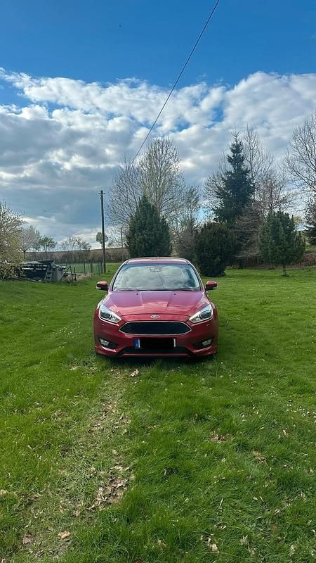 Second-hand Ford Focus Titanium 120 CP (88 kW) 2015 Roșu Break