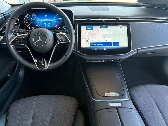 Gebraucht Mercedes E220 Advanced 197 PS (144 kW) 2024 Weiß Limousine