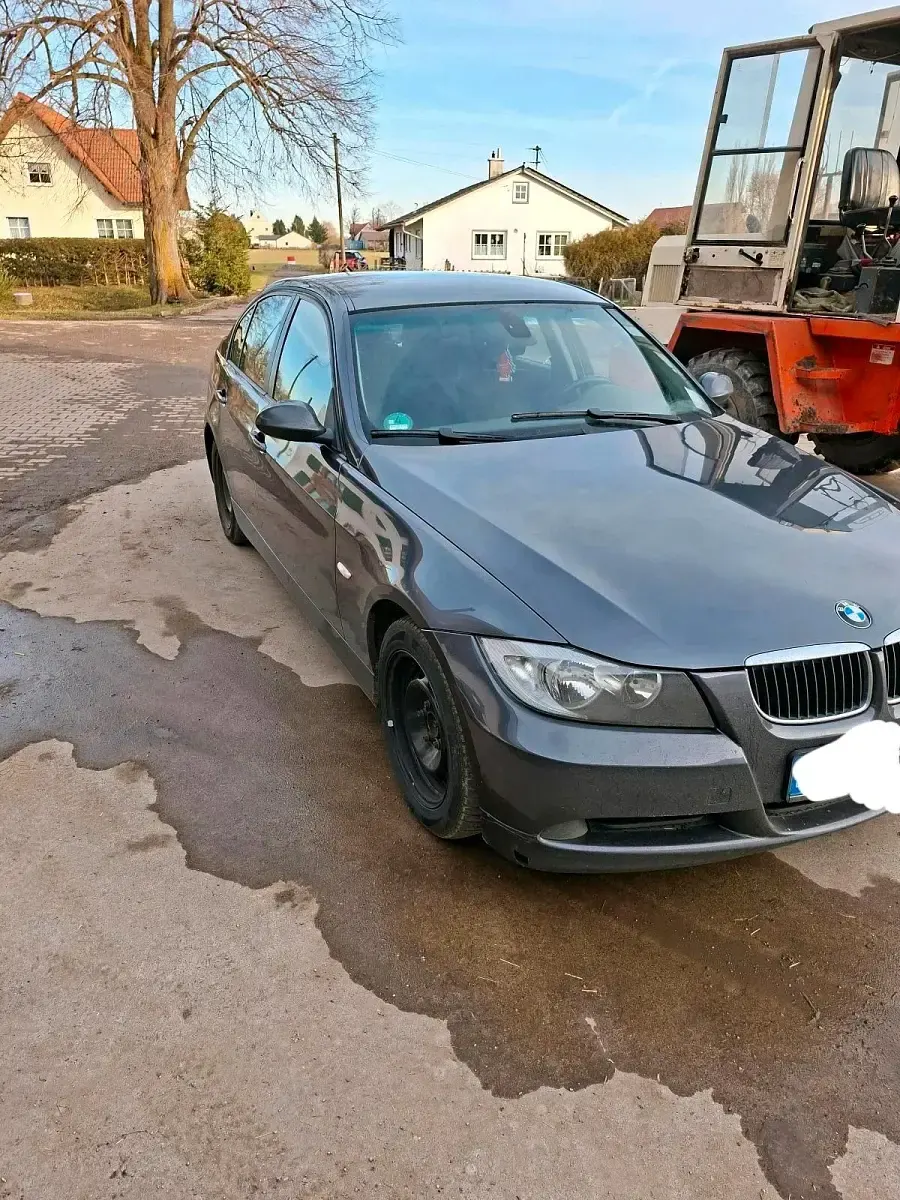 Gebraucht BMW 318 120 PS (88 kW) 2006 Grau Limousine