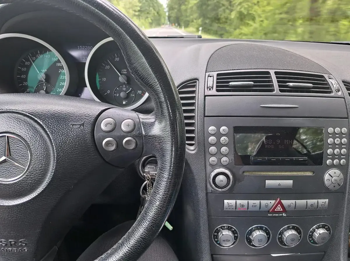 Gebraucht Mercedes SLK200 163 PS (119 kW) 2026 Schwarz Cabrio