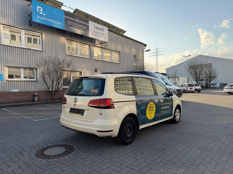 Gebraucht VW Sharan Trendline 150 PS (110 kW) 2019 Gelb Van / Kleinbus