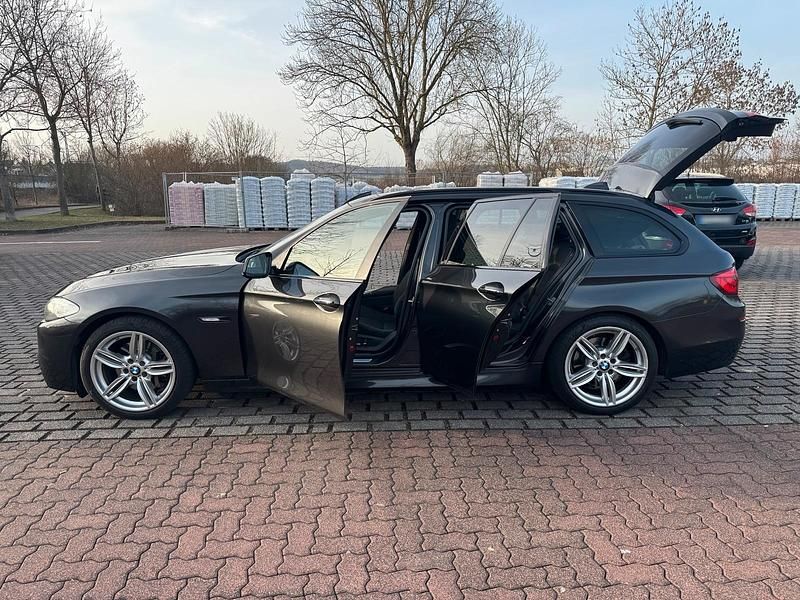 Gebraucht BMW 530 272 PS (200 kW) 2012 Grau Kombi