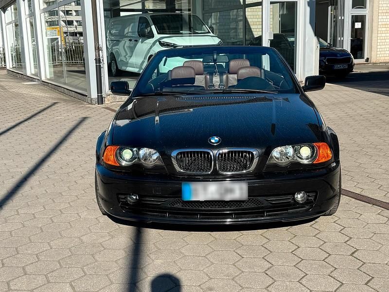 Gebraucht BMW 320 170 PS (125 kW) 2001 Schwarz Cabrio