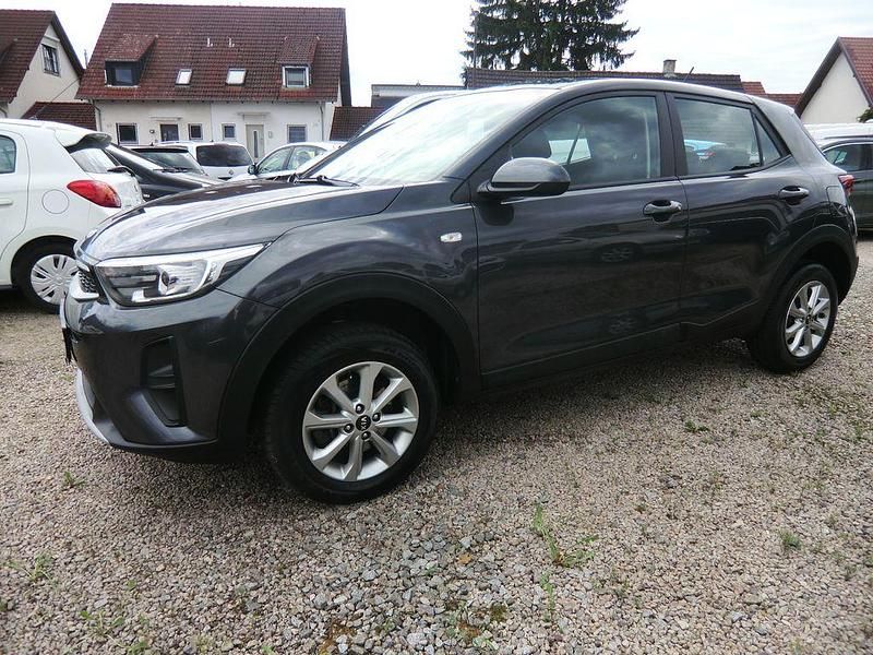 Grau Gebraucht 2019 Kia Stonic Edition 7 SUV | 13.400 € (Fairer Preis) - Bild 1/4