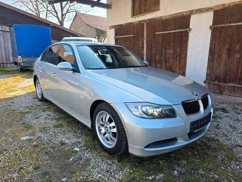 Gebraucht BMW 320 170 PS (125 kW) 2008 Grau Limousine