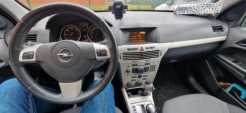 Gebraucht Opel Astra 120 PS (88 kW) 2007 Grau Kombi