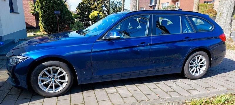 Gebraucht BMW 320 Advantage 190 PS (139 kW) 2016 Blau Kombi