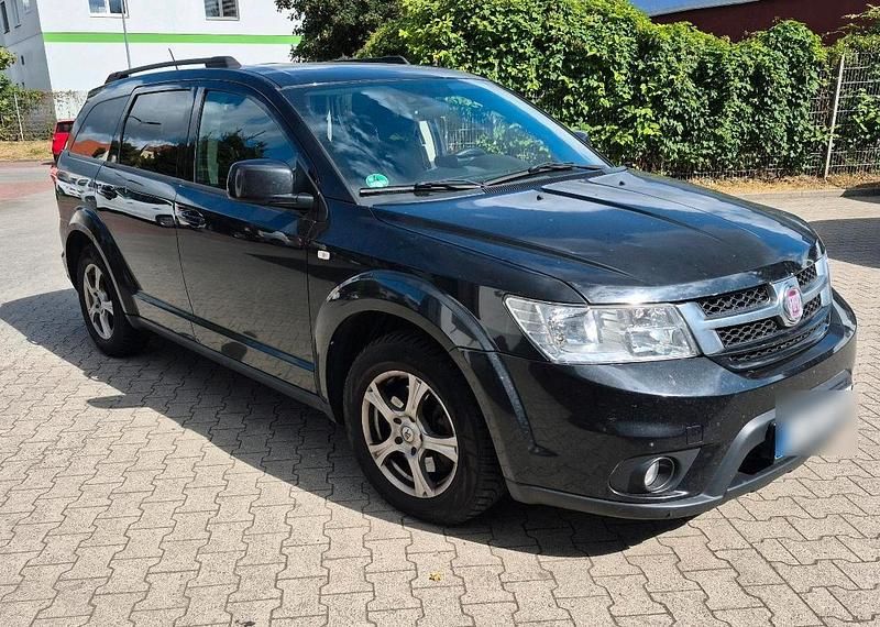 Schwarz Gebraucht 2012 Fiat Freemont SUV | 4.200 € (Superpreis) - Bild 1/4