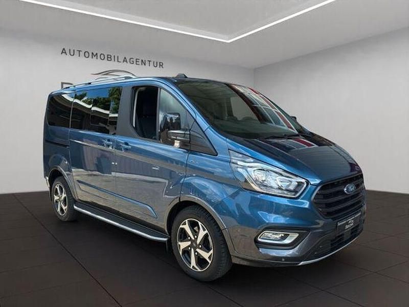 Blau Gebraucht 2023 Ford Tourneo Custom Van / Kleinbus | 41.850 € (Teuer) - Bild 1/4