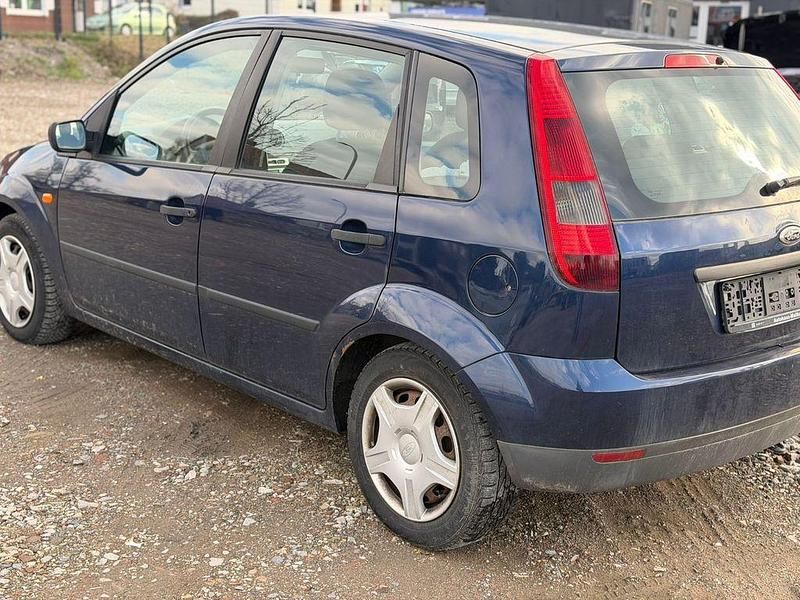 Gebraucht Ford Fiesta Ambiente 60 PS (44 kW) 2004 Blau Kleinwagen
