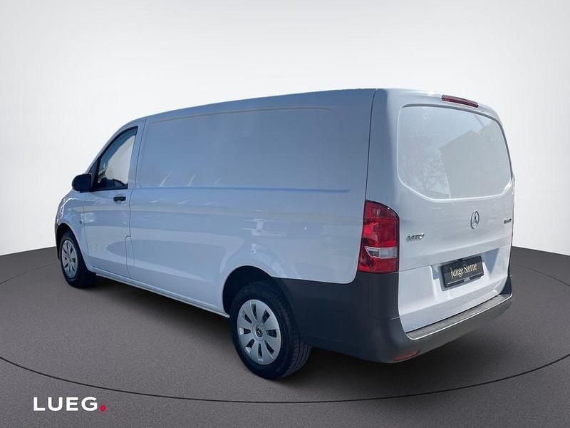 Gebraucht Mercedes Vito 163 PS (119 kW) 2021 Arktikweiß Van
