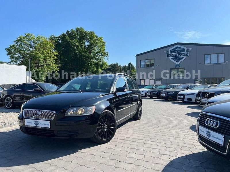 Schwarz Gebraucht 2005 Volvo V50 Kinetic Kombi | 4.999 € - Bild 1/4