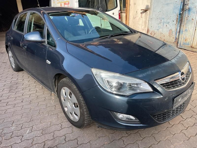 Blau Gebraucht 2010 Opel Astra Limousine | 1.650 € (Superpreis) - Bild 1/4