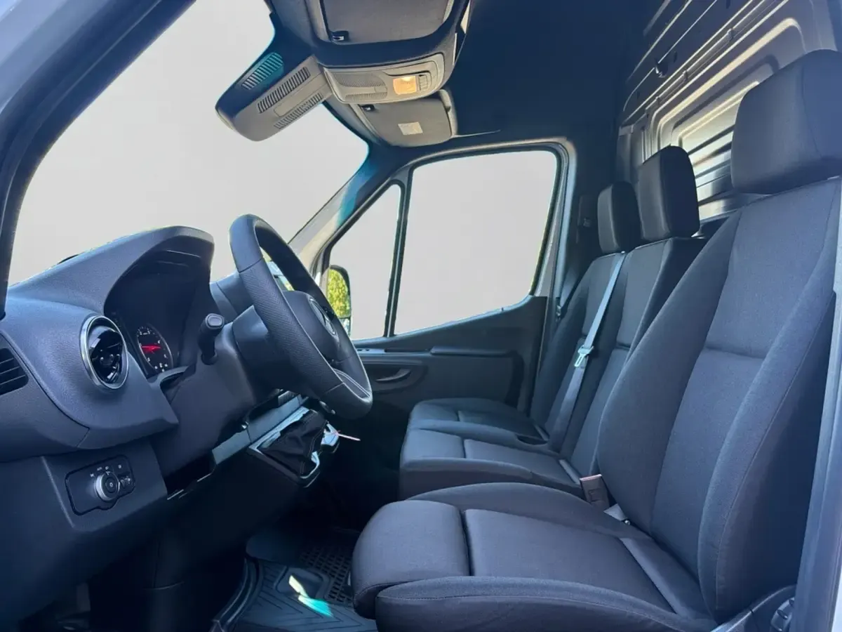 Neu Mercedes Sprinter 125 PS (91 kW) 2026 Arktikweiß Van