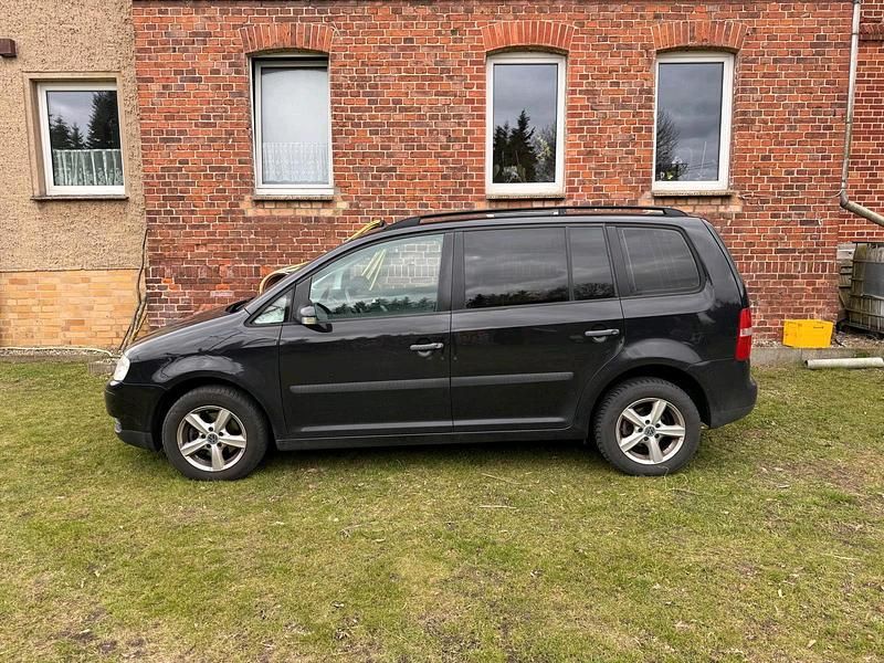Gebraucht VW Touran 102 PS (75 kW) 2004 Schwarz Van / Kleinbus