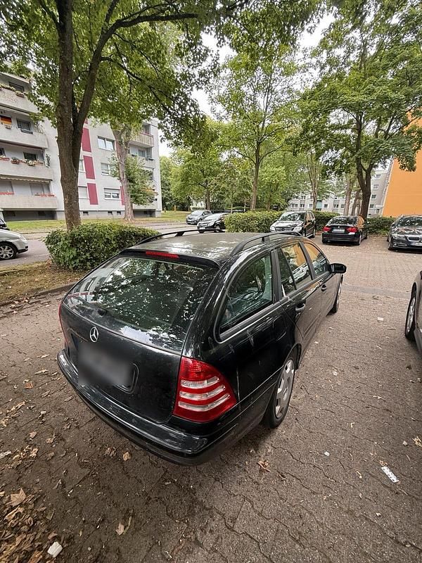 Schwarz Gebraucht 2005 Mercedes C180 Classic Kombi | 1.200 € (Guter Preis) - Bild 1/4