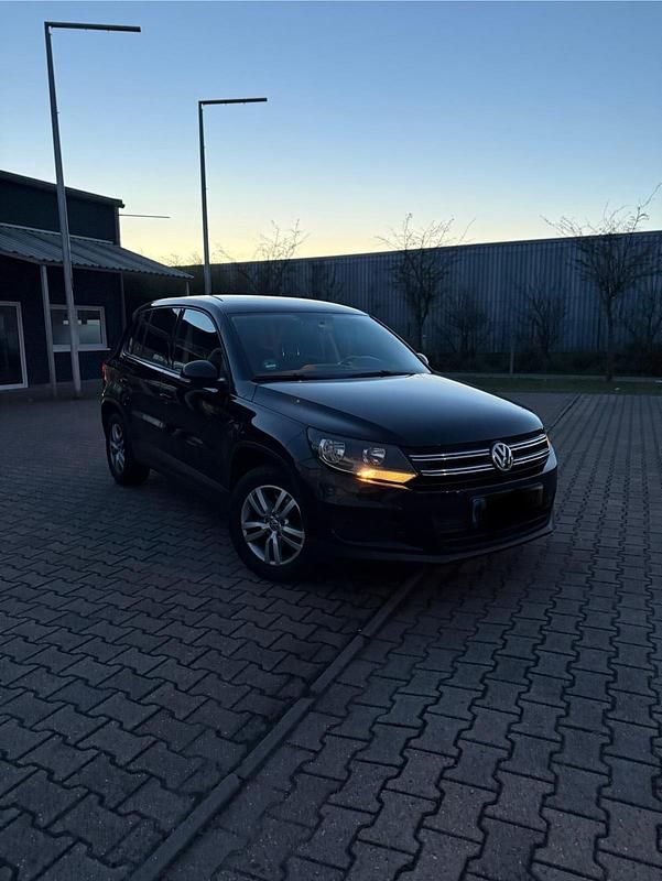 Schwarz Gebraucht 2014 VW Tiguan SUV | 7.860 € (Superpreis) - Bild 1/4