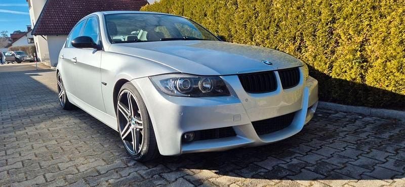 Silber Gebraucht 2005 BMW 330 Performance Limousine | 7.350 € (Superpreis) - Bild 1/4
