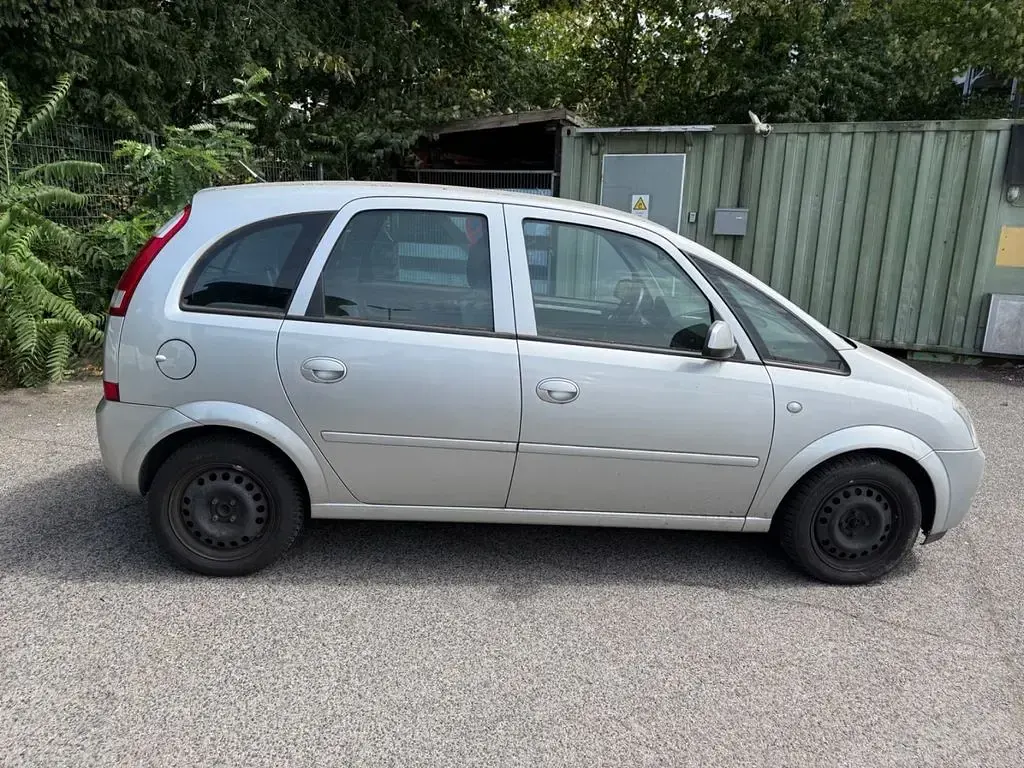 Gebraucht Opel Meriva 101 PS (74 kW) 2005 Silber Van / Kleinbus