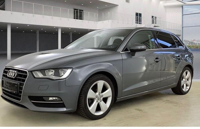 Grau Gebraucht 2016 Audi A3 Sport Limousine | 12.499 € (Fairer Preis) - Bild 1/4
