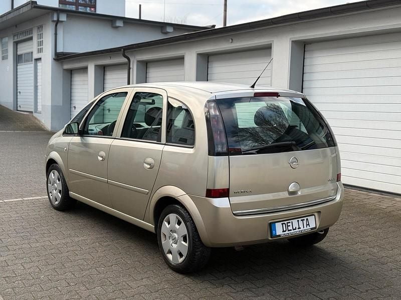 Gebraucht Opel Meriva 90 PS (66 kW) 2009 Gold Van / Kleinbus