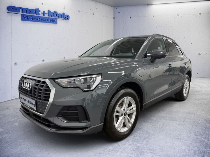 Nanograu metallic (metallic) Gebraucht 2022 Audi Q3 Ambiente SUV | 32.890 € (Fairer Preis) - Bild 1/4