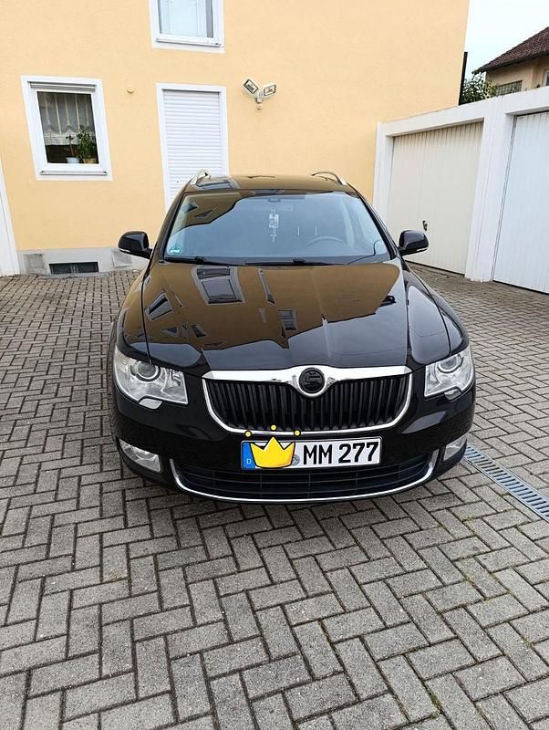 Gebraucht Skoda Superb 160 PS (117 kW) 2010 Schwarz Kombi