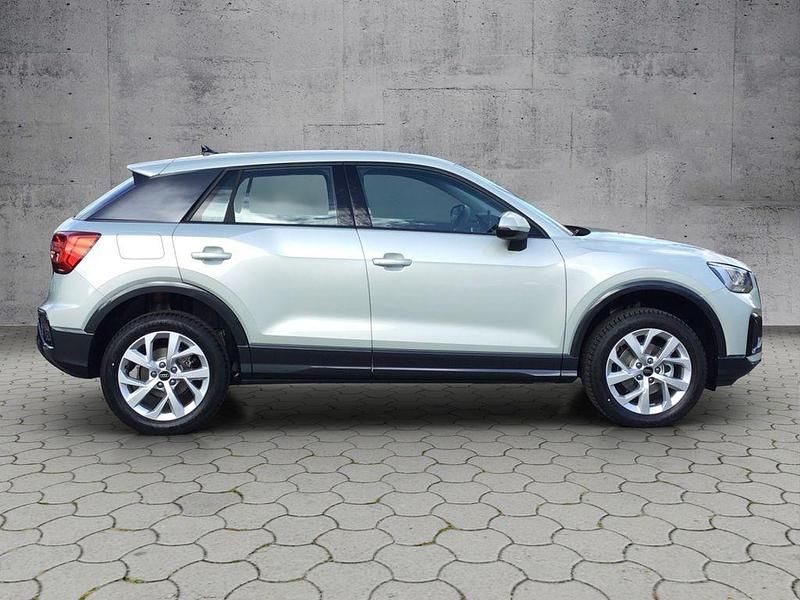 Neu Audi Q2 Advanced Plus 150 PS (110 kW) 2026 Florettsilber metallic SUV