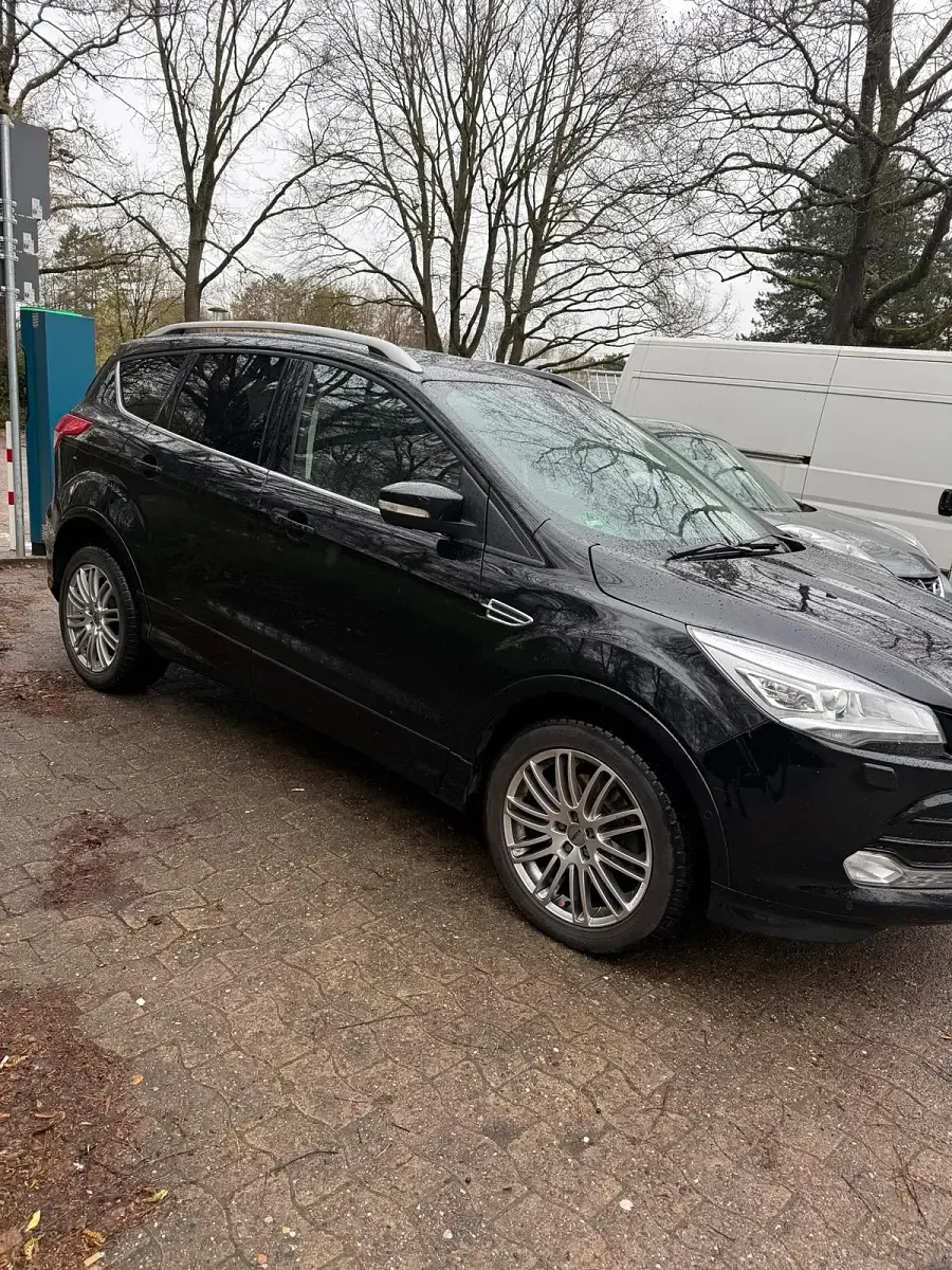 Używany Ford Kuga 180 KM (132 kW) 2016 Czarny SUV