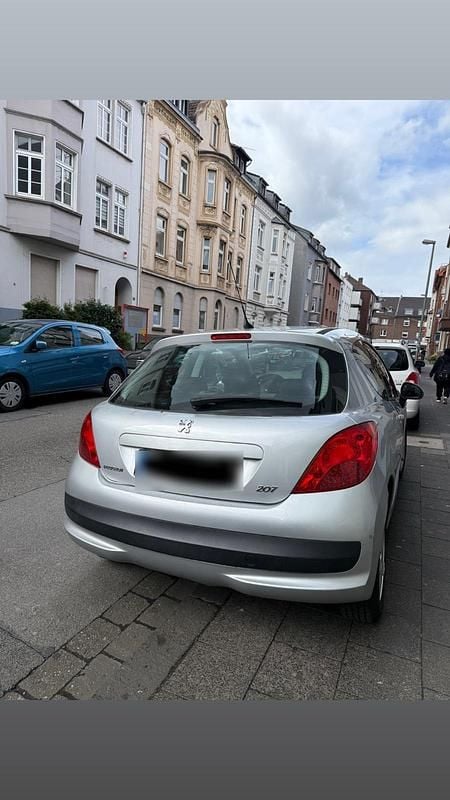 Gebraucht Peugeot 207 73 PS (53 kW) 2008 Grau Kleinwagen