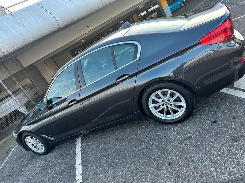 Usata BMW 530 252 CV (185 kW) 2017 Grigio Berlina