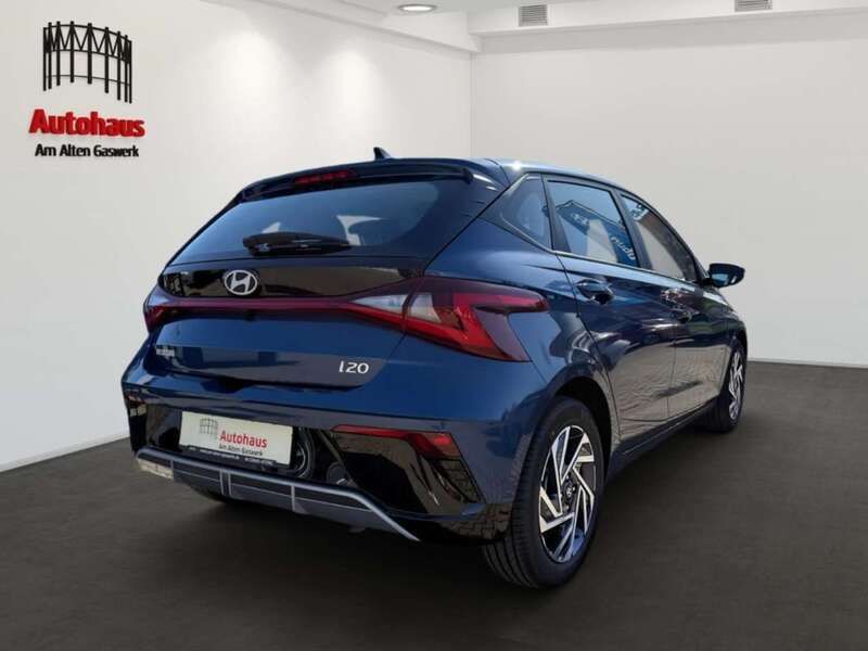 Neu Hyundai i20 101 PS (74 kW) 2025 Vibrant blue / mic (blau) Kleinwagen