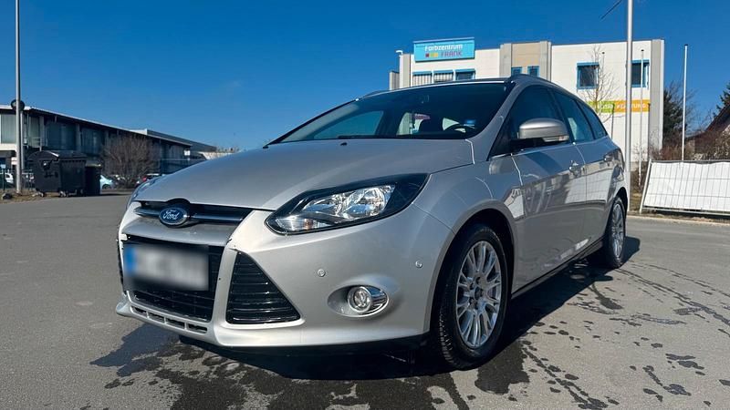 Gebraucht Ford Focus Titanium 116 PS (85 kW) 2011 Grau Kombi