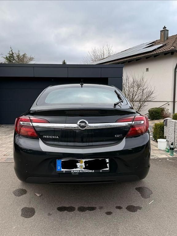 Gebraucht Opel Insignia 163 PS (119 kW) 2015 Schwarz Limousine