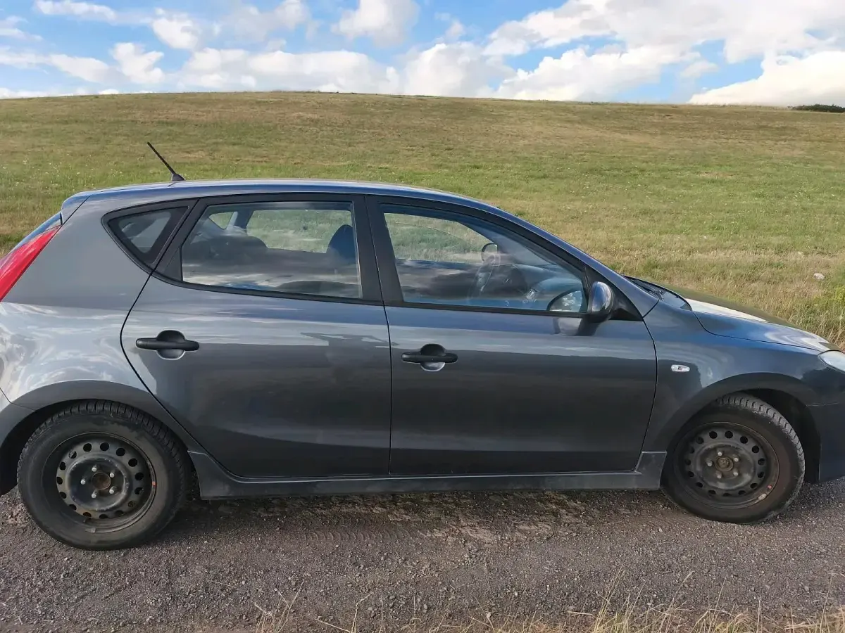 Gebraucht Hyundai i30 109 PS (80 kW) 2011 Grün Kleinwagen