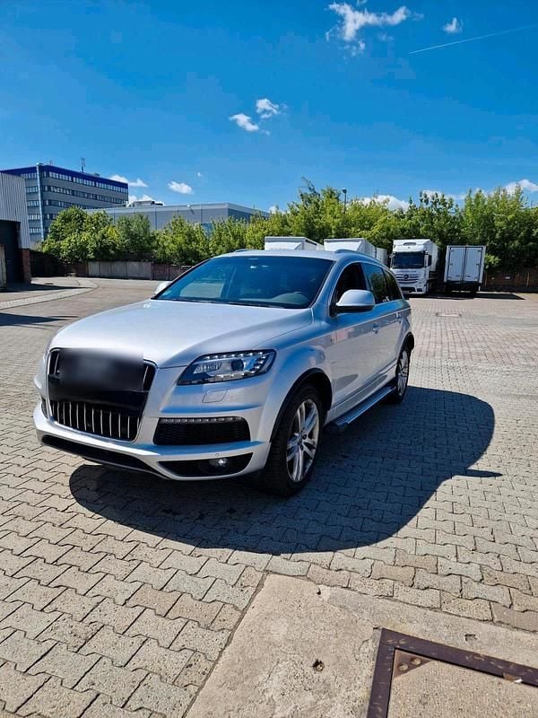Silber Gebraucht 2013 Audi Q7 S-Line SUV | 22.500 € (Teuer) - Bild 1/4