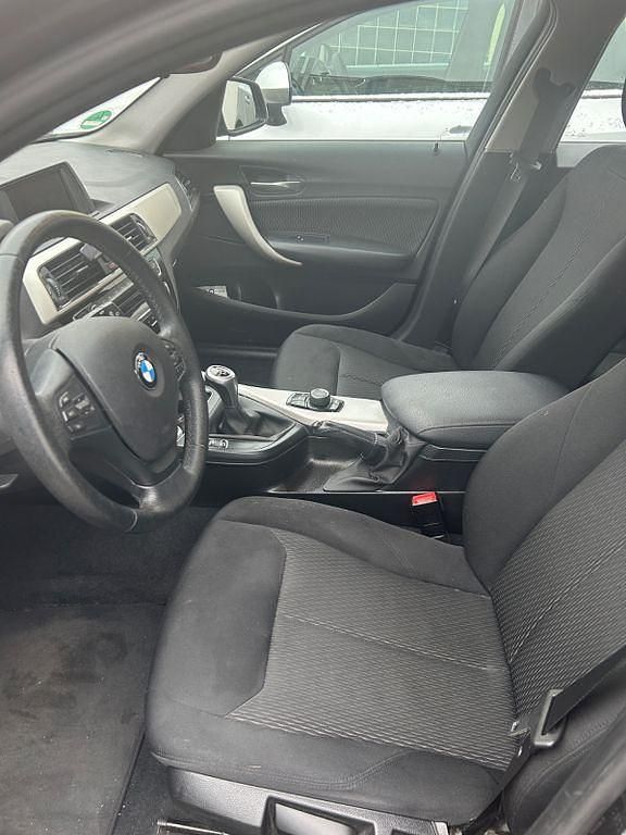 Gebraucht BMW 118 136 PS (100 kW) 2018 Schwarz Kleinwagen
