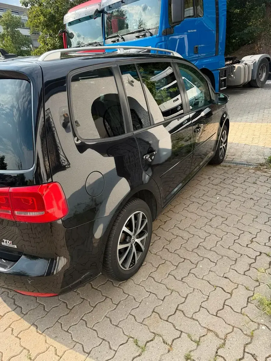 Gebraucht VW Touran 121 PS (88 kW) 2014 Schwarz Van / Kleinbus