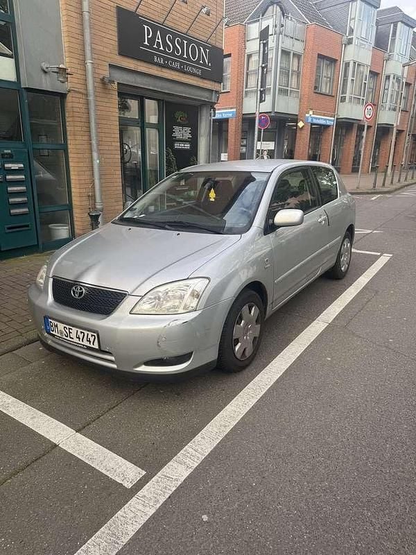 Gebraucht Toyota Corolla 110 PS (80 kW) 2002 Silber Limousine